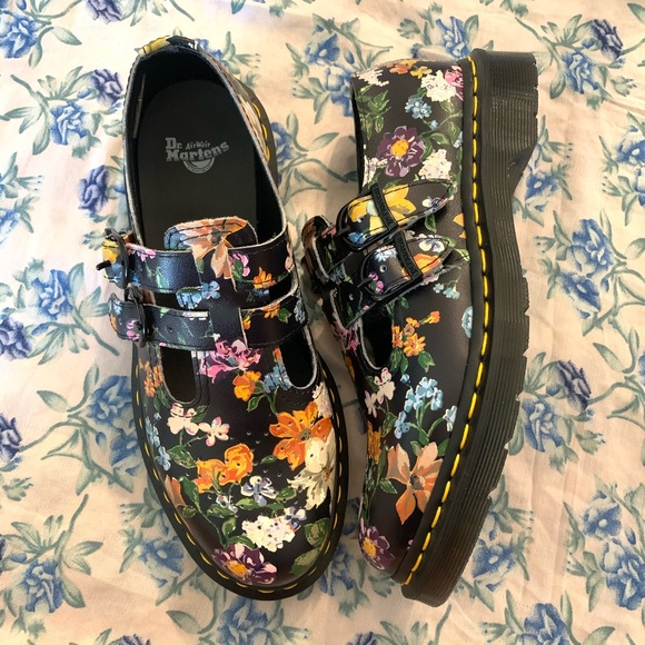Dr. Martens Floral Darcy Mary Janes - Picture 1 of 7